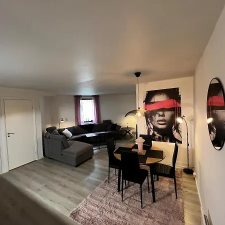 Lunt Og Trivelig I Sentrum Rosa شقة *